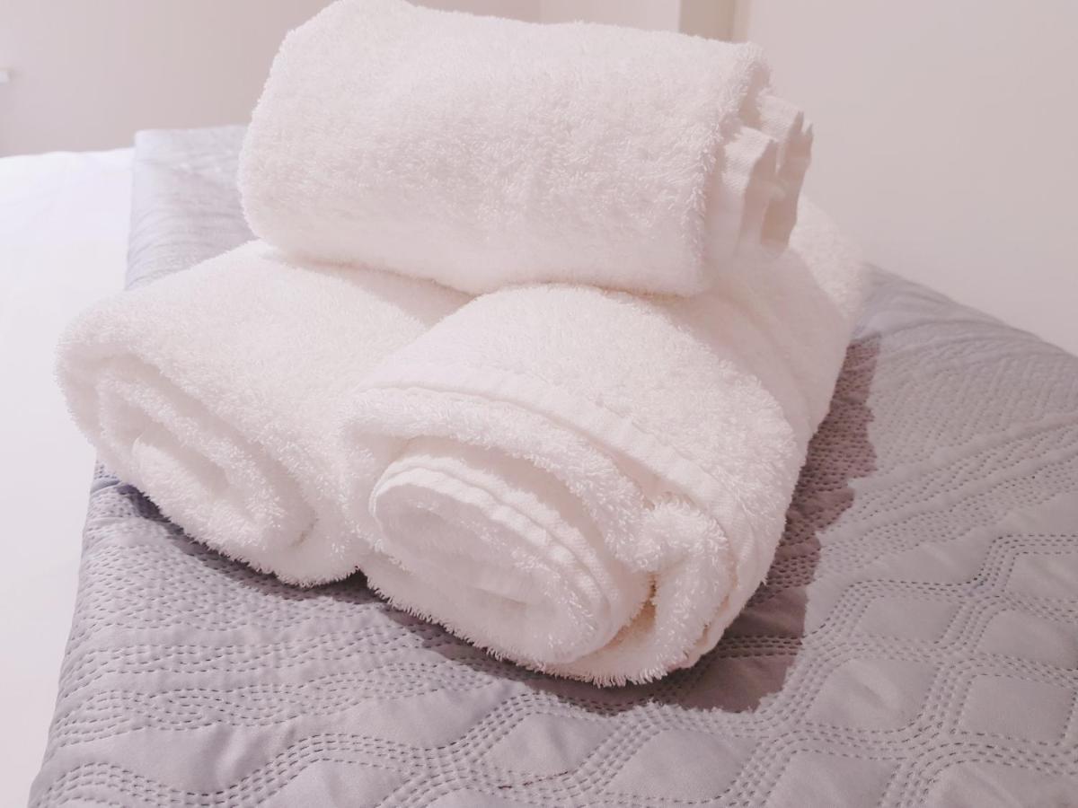 Queens Quarter Townhouse 2 เบลฟาสต์ ภายนอก รูปภาพ